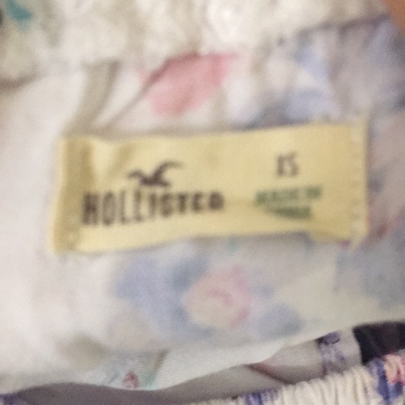 Hollister floral romper - Picture 3 of 4